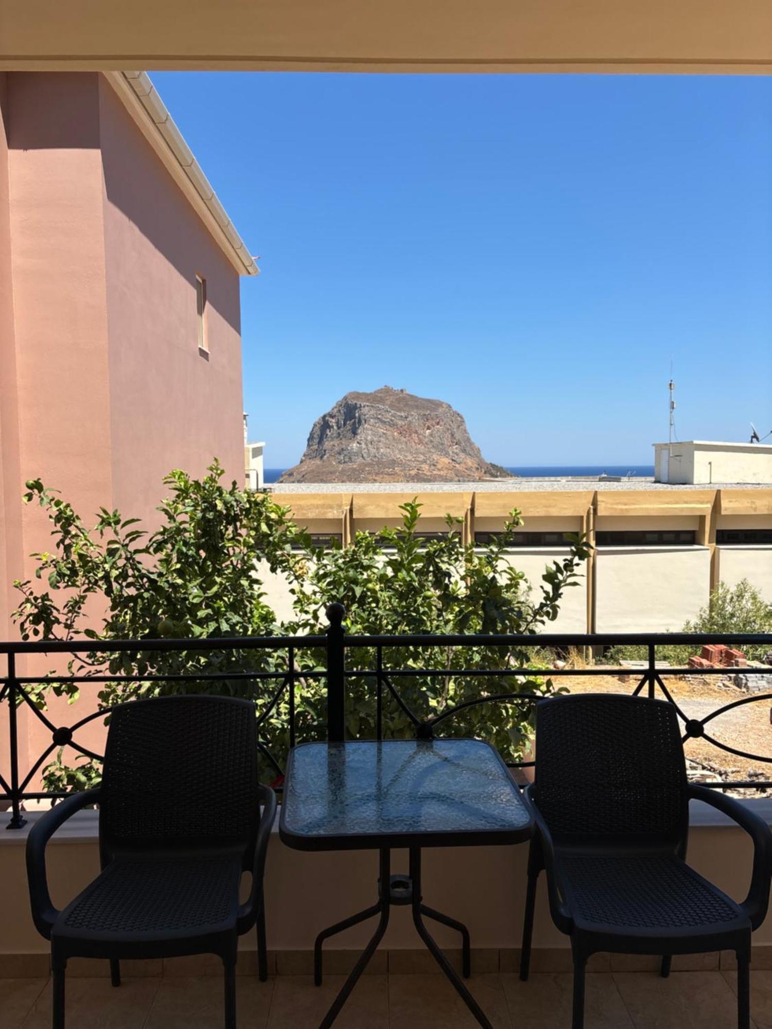 Kanelli΄S Apartments Монемвазия Экстерьер фото